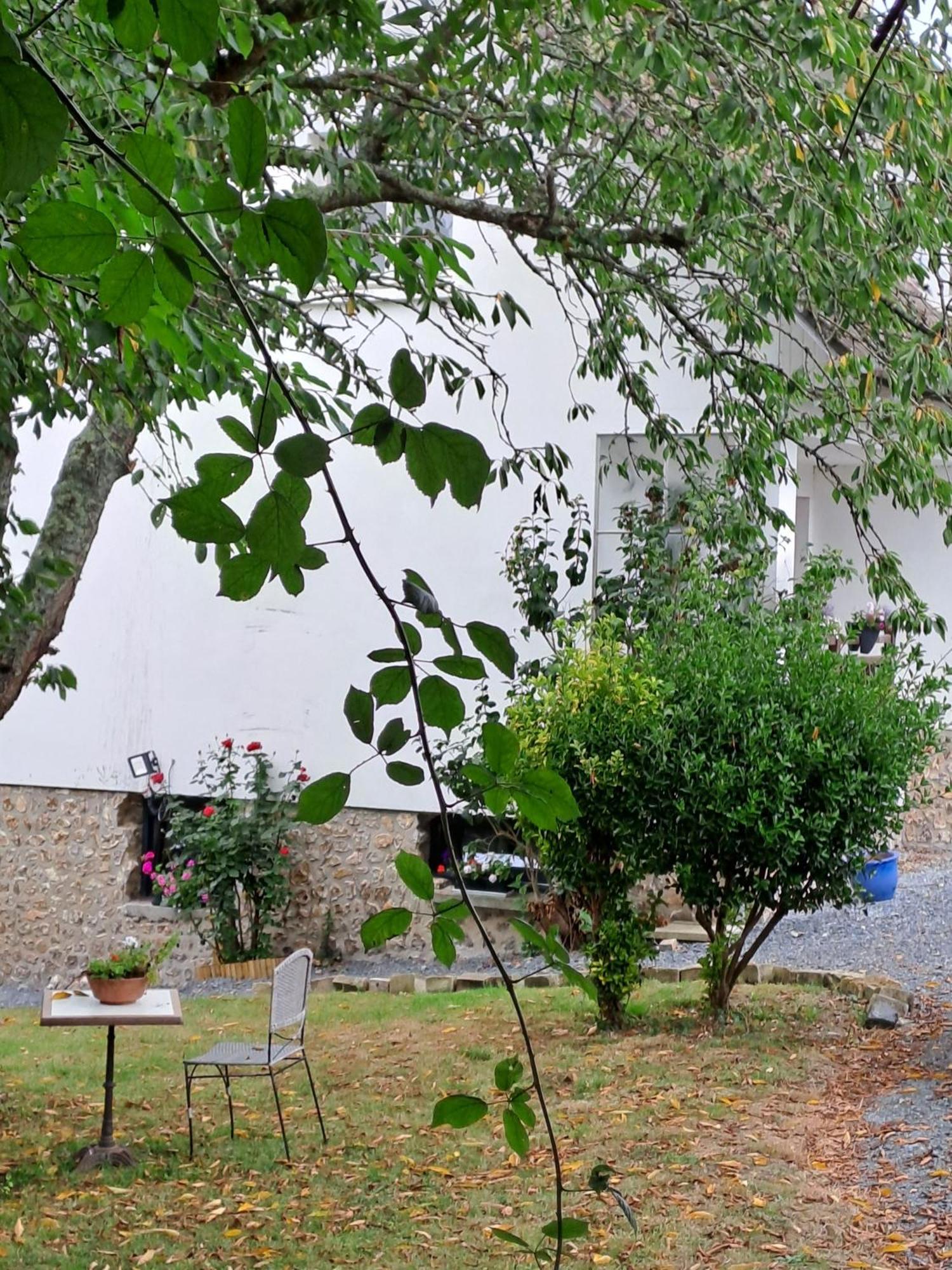 Hotel La Jufe Cormeilles  Exterior foto